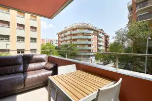 Terrasse privée de cet appartement familial près du Camp Nou à Barcelone