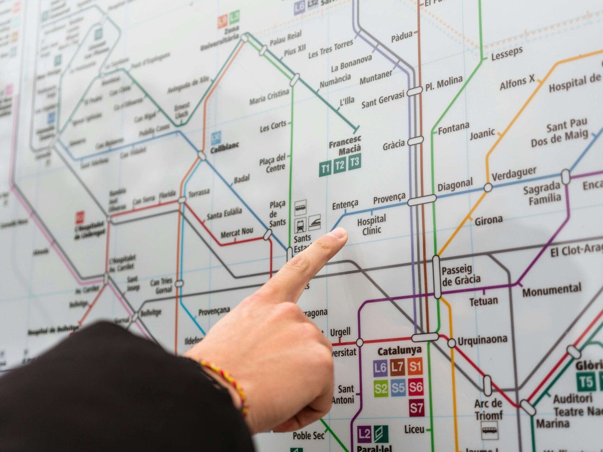 11 Essential Barcelona Neighborhoods: Map Guide